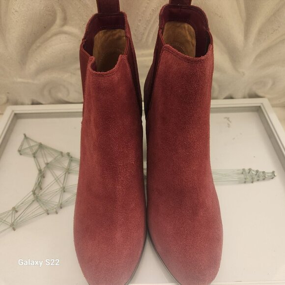 Michael Kors Mulberry "Evaline" Suede Heeled Booties. NIB. Size Various - Picture 5 of 13